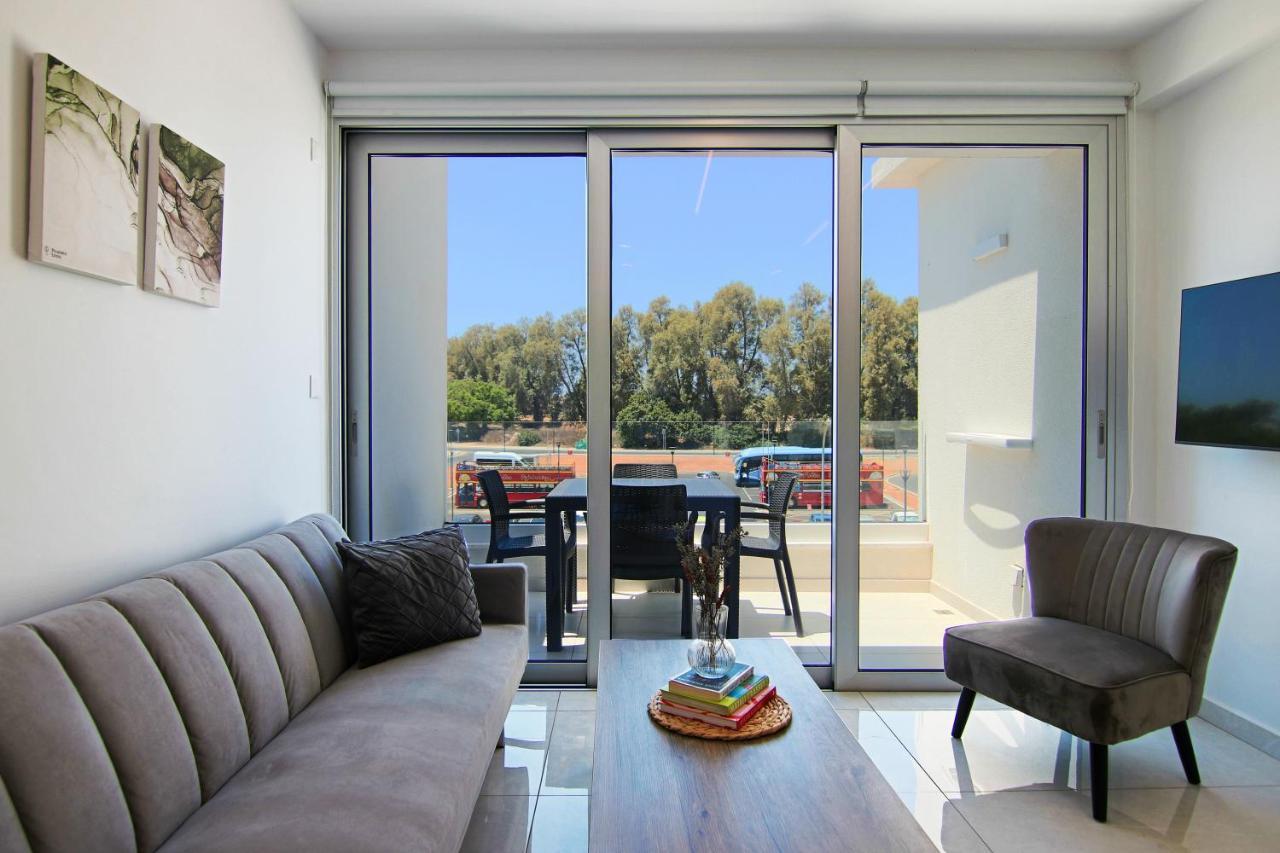 Phaedrus Living - Seaside Executive Flat Harbour 207 Apartment Paphos ภายนอก รูปภาพ