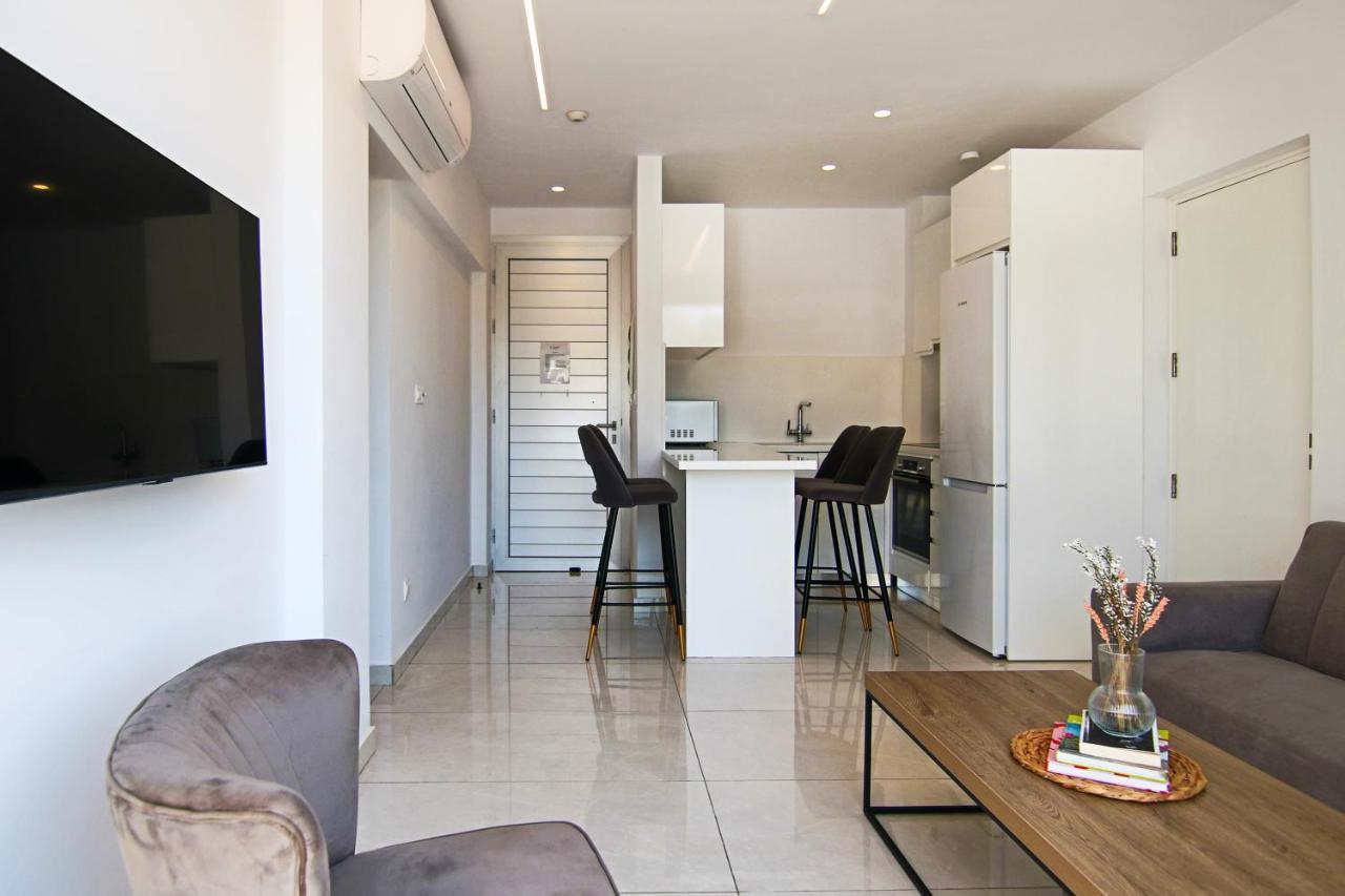 Phaedrus Living - Seaside Executive Flat Harbour 207 Apartment Paphos ภายนอก รูปภาพ